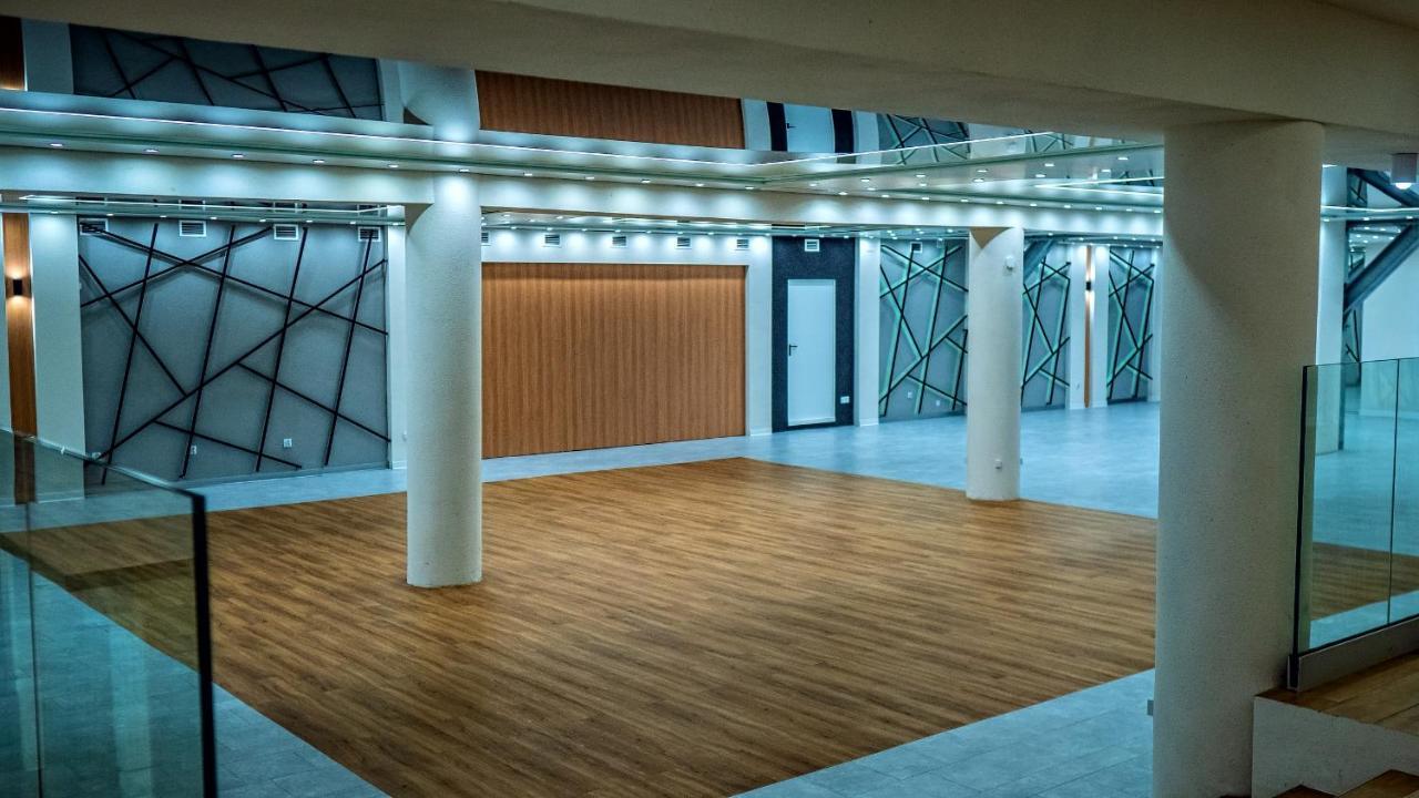 סטאראצ'וביצה Hotel Senator Konferencje & Spa מראה חיצוני תמונה