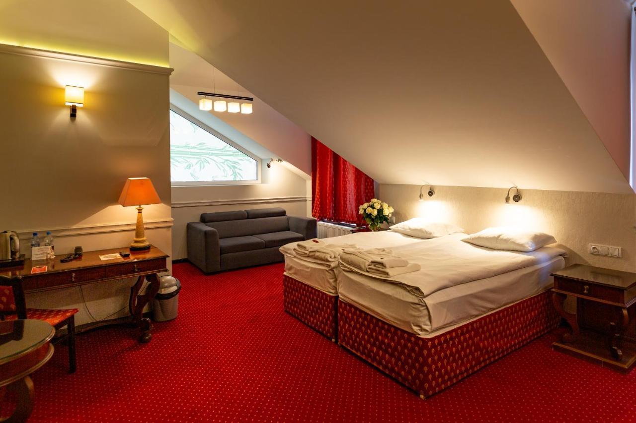 סטאראצ'וביצה Hotel Senator Konferencje & Spa מראה חיצוני תמונה