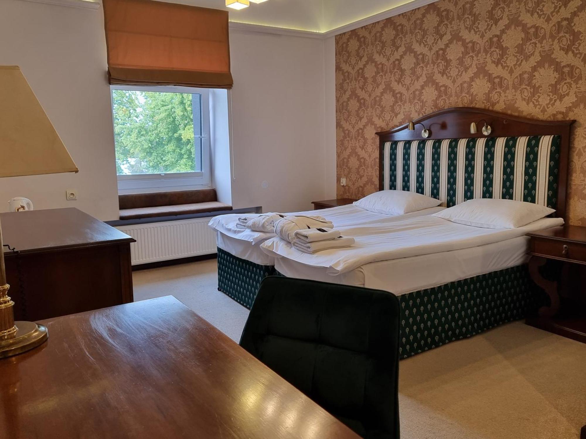 סטאראצ'וביצה Hotel Senator Konferencje & Spa מראה חיצוני תמונה