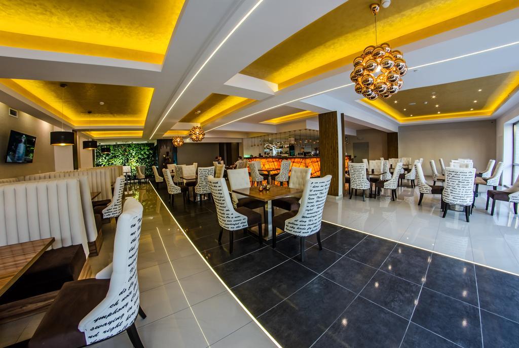 סטאראצ'וביצה Hotel Senator Konferencje & Spa מראה חיצוני תמונה