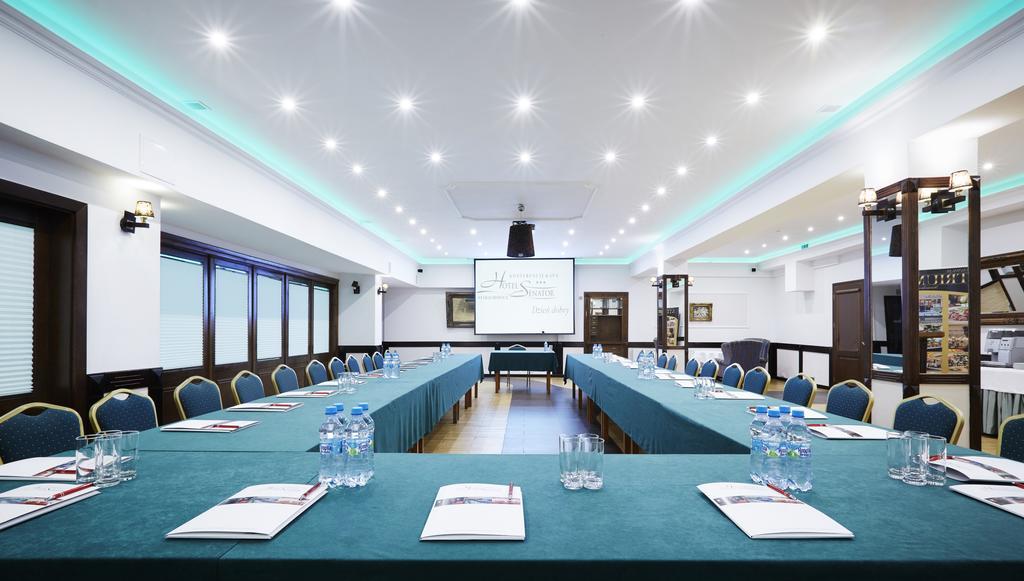 סטאראצ'וביצה Hotel Senator Konferencje & Spa מראה חיצוני תמונה