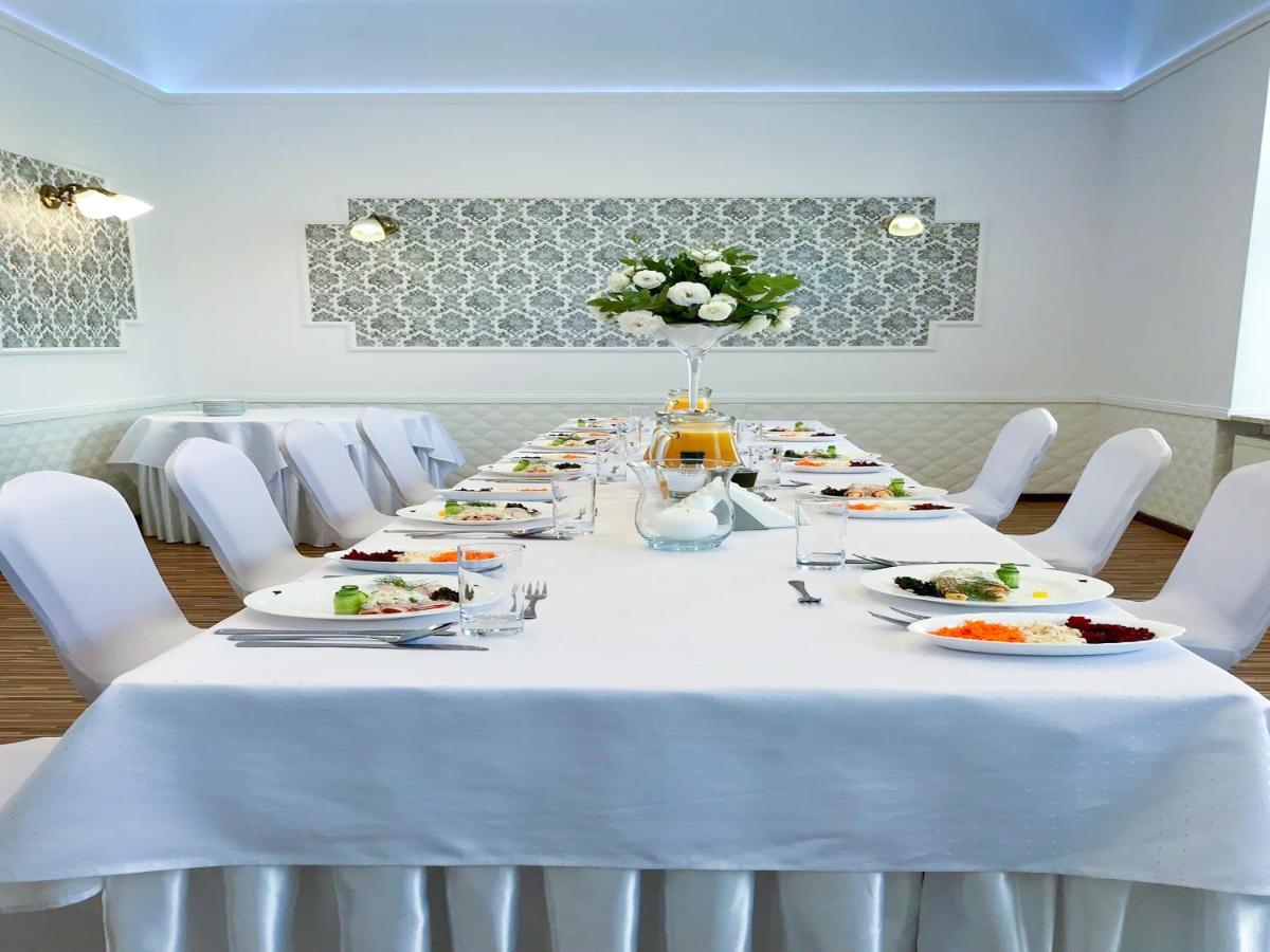סטאראצ'וביצה Hotel Senator Konferencje & Spa מראה חיצוני תמונה
